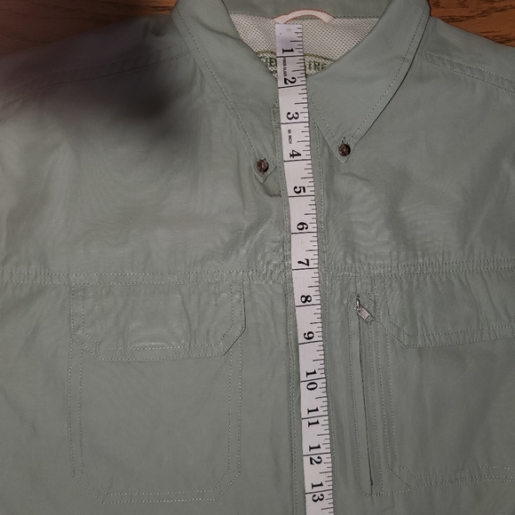 Field and Streams large men's short sleeve button down. - Picture 9 of 10